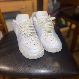 Triple White Air Force 1 Low